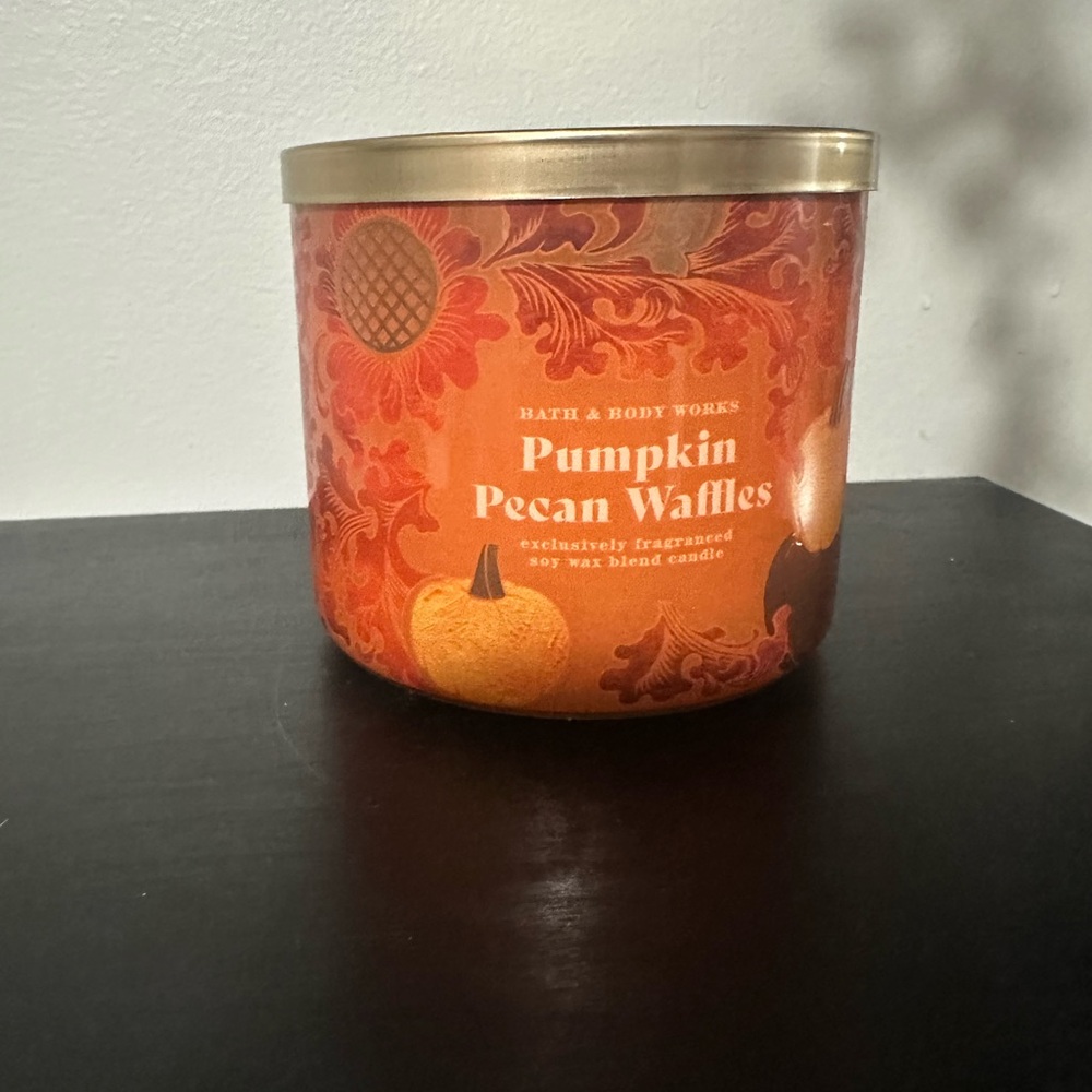 Bath & Body Works “Pumpkin Pecan Waffles” Candle